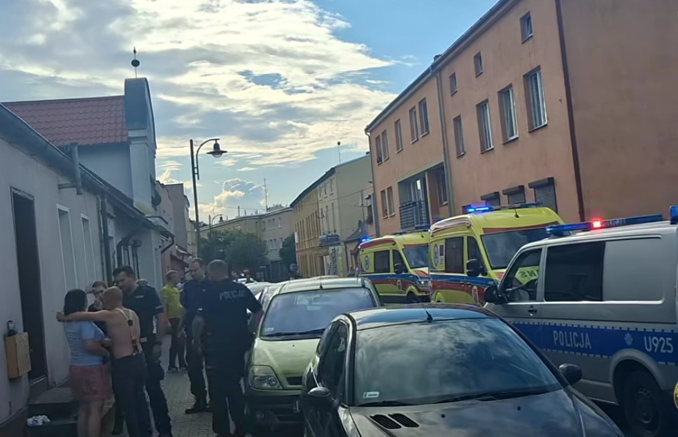 ZAATAKOWAŁ NOŻEM.SĄ RANNI!