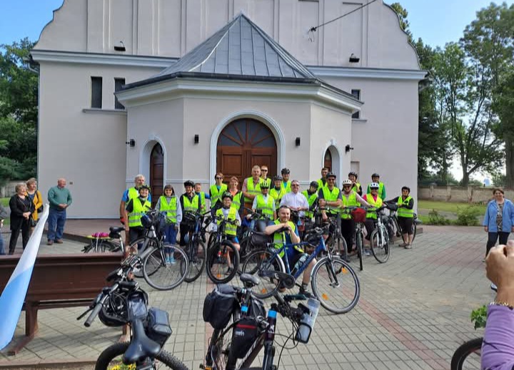 ROWEROWA PIELGRZYMKA NA JASNĄ GÓRĘ ROWEROWA PIELGRZYMKA NA JASNĄ GÓRĘ