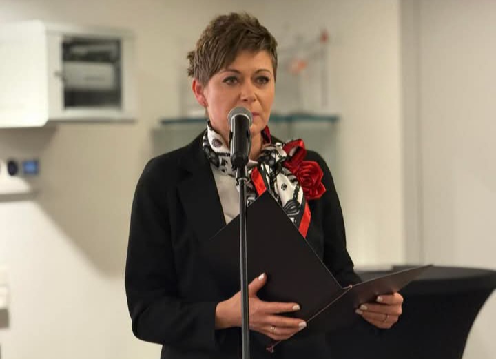 NOWA DYREKTOR  WĄGROWIECKIEJ PODSTAWÓWKI