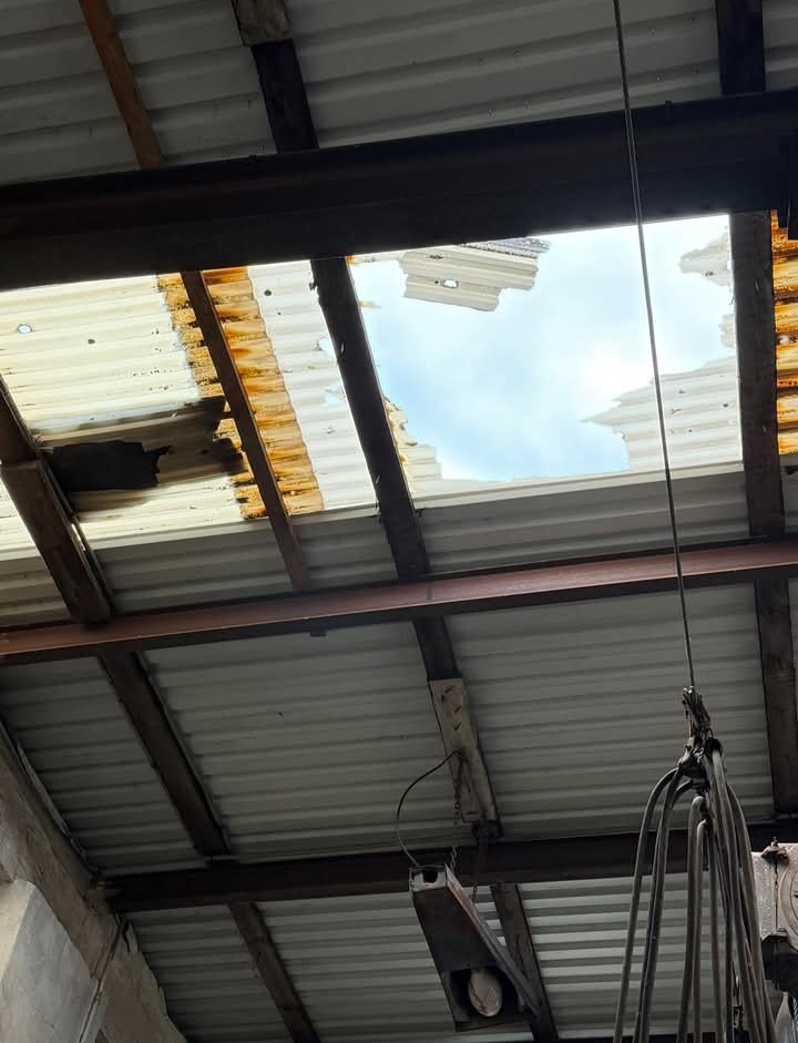UPADEK Z DACHU